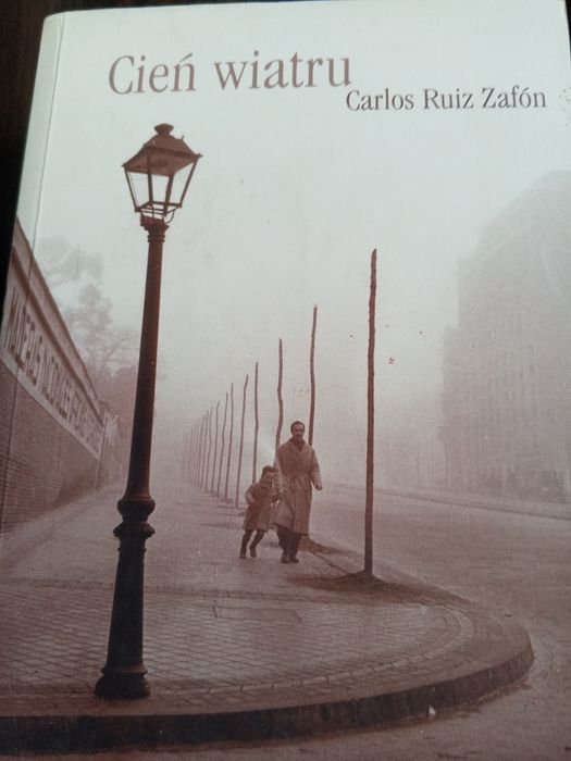 Carlos Ruiz Zafon Cień wiatru