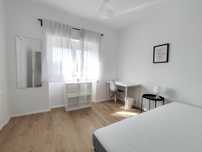 Arrenda-se Quarto para ISCAC apartamento remodelado