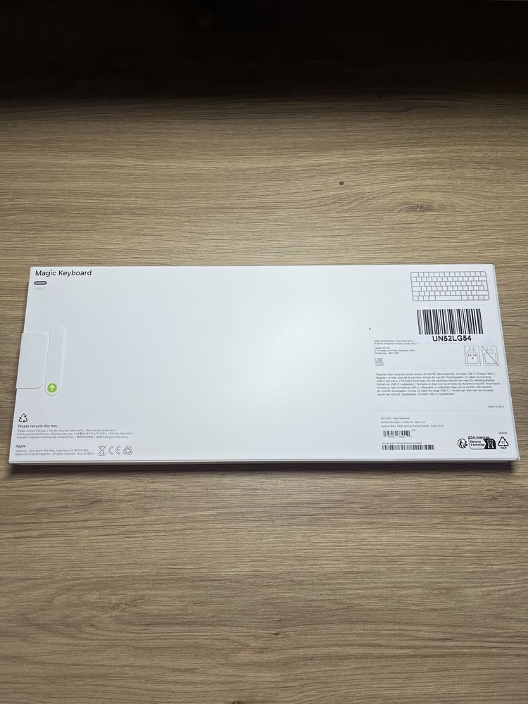 New. Apple Magic Keyboard - ISO