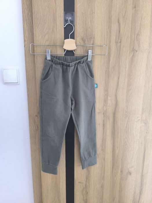 Spodnie chłopięce dresowe kids joy szczupłe 110/116