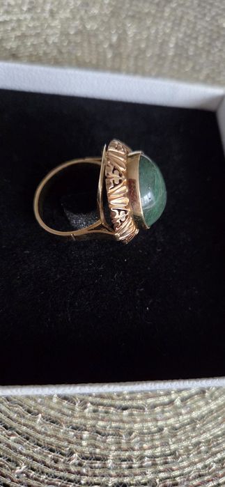 Pierścionek złoty PRL zielone oczko