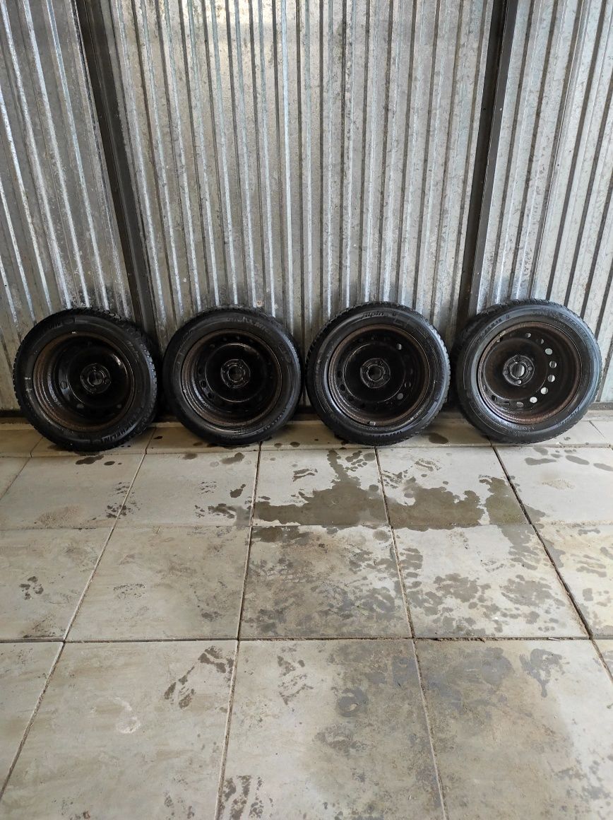 Koła zimowe Opony Felgi 175/65/15 Fiat Grande Punto