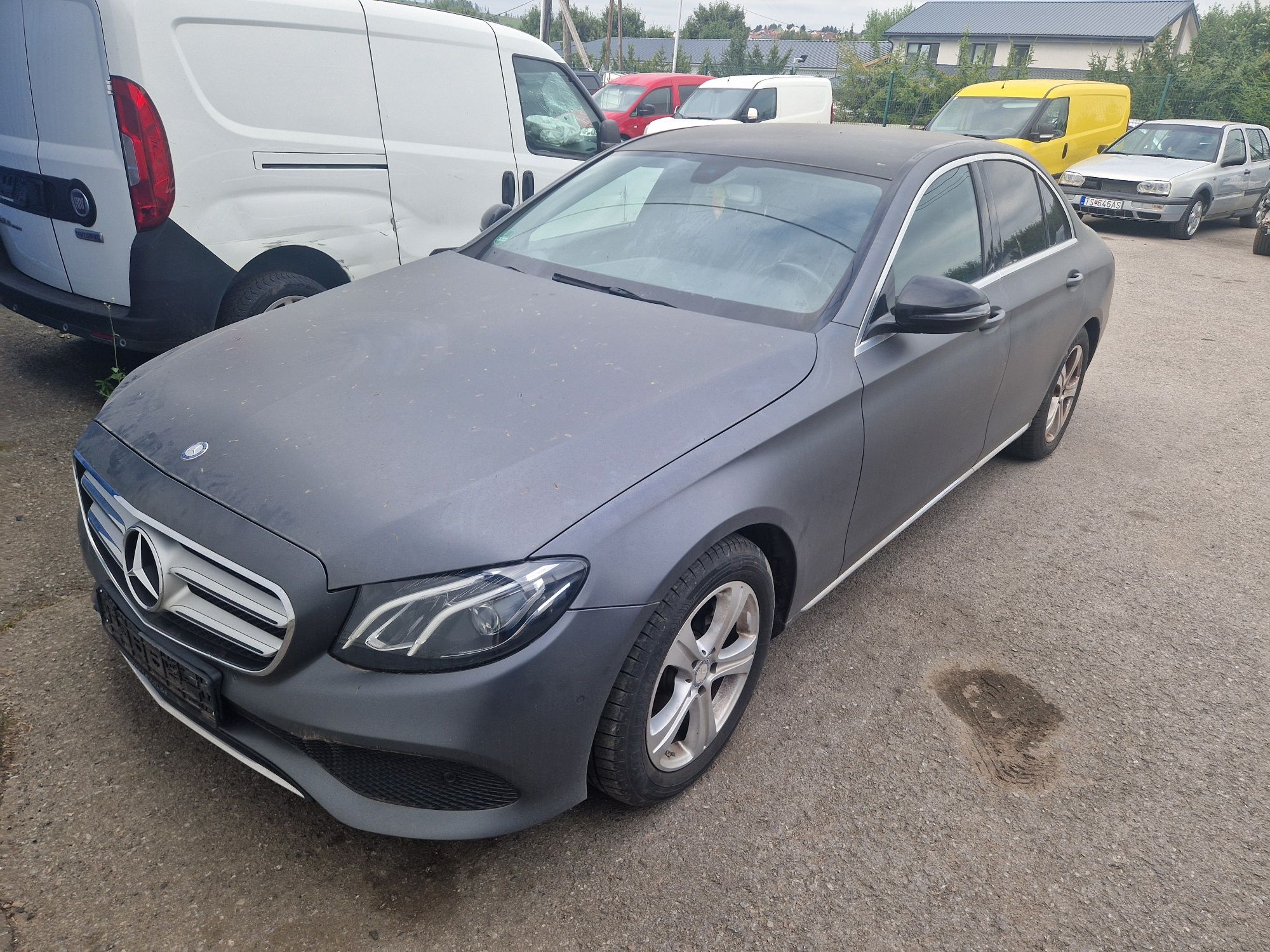 Mercedes E-klasa 220 d na części