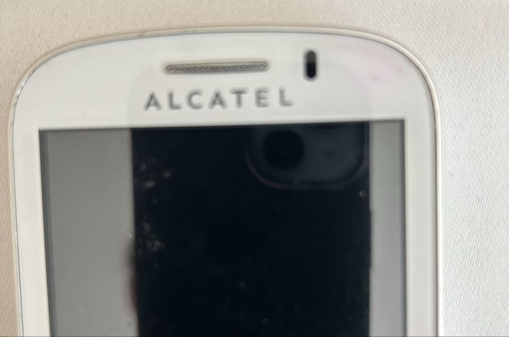 Alcatel telefon komorkowy