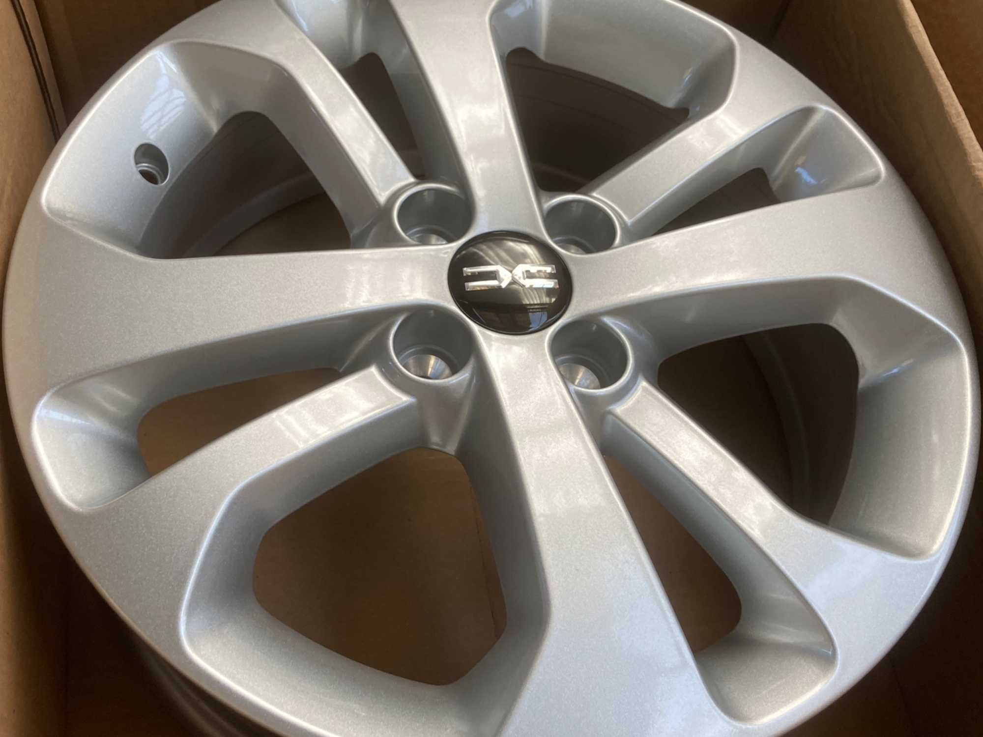 Felgi ALUMINIOWE 16 Dacia Logan Sandero Stepway