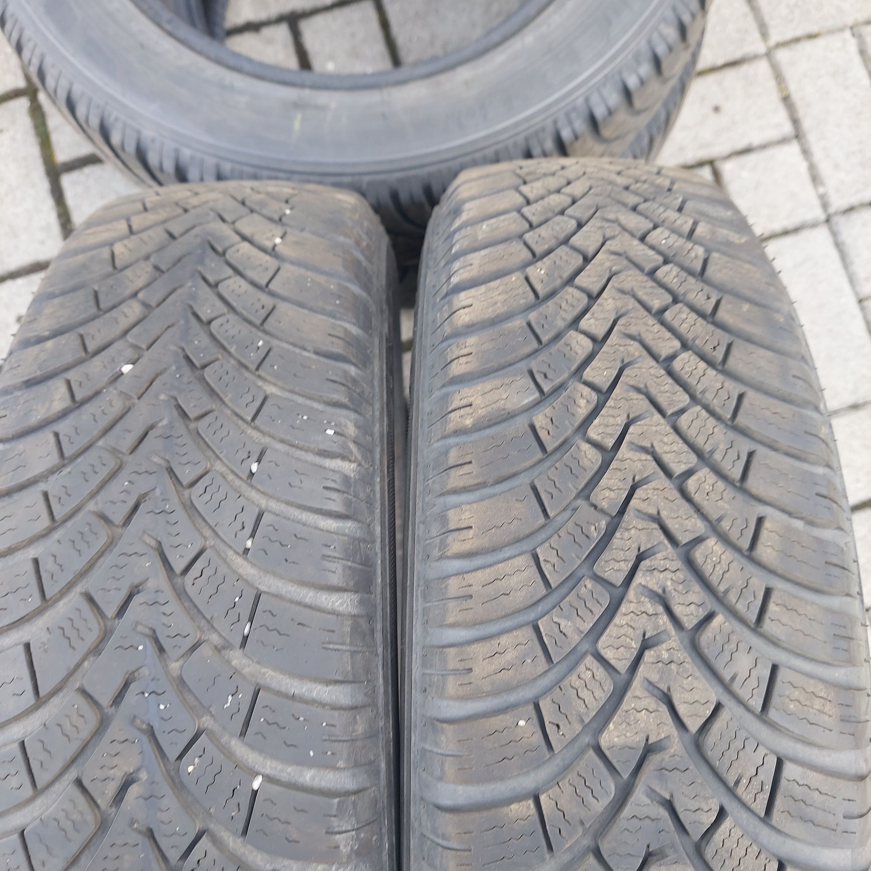 Opony zimowe Falken 15
