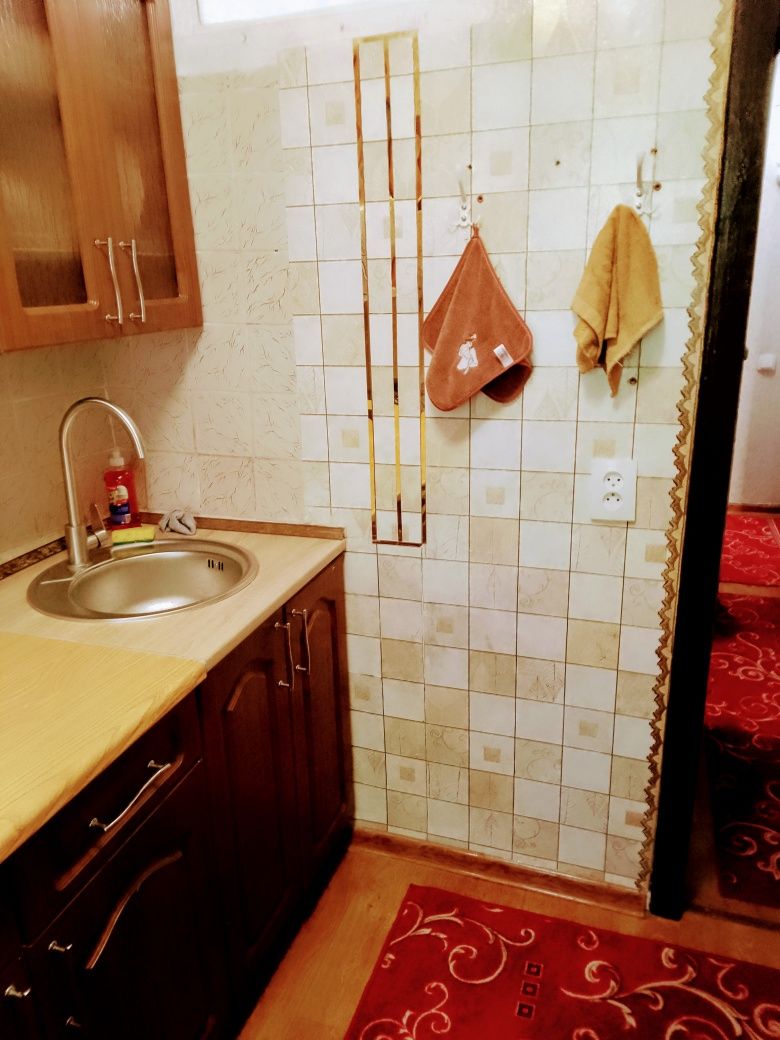 Посуточно 1 к.кв. проспект Центральный 124а, 3эт/9эт, wi-fi, 2 кровати