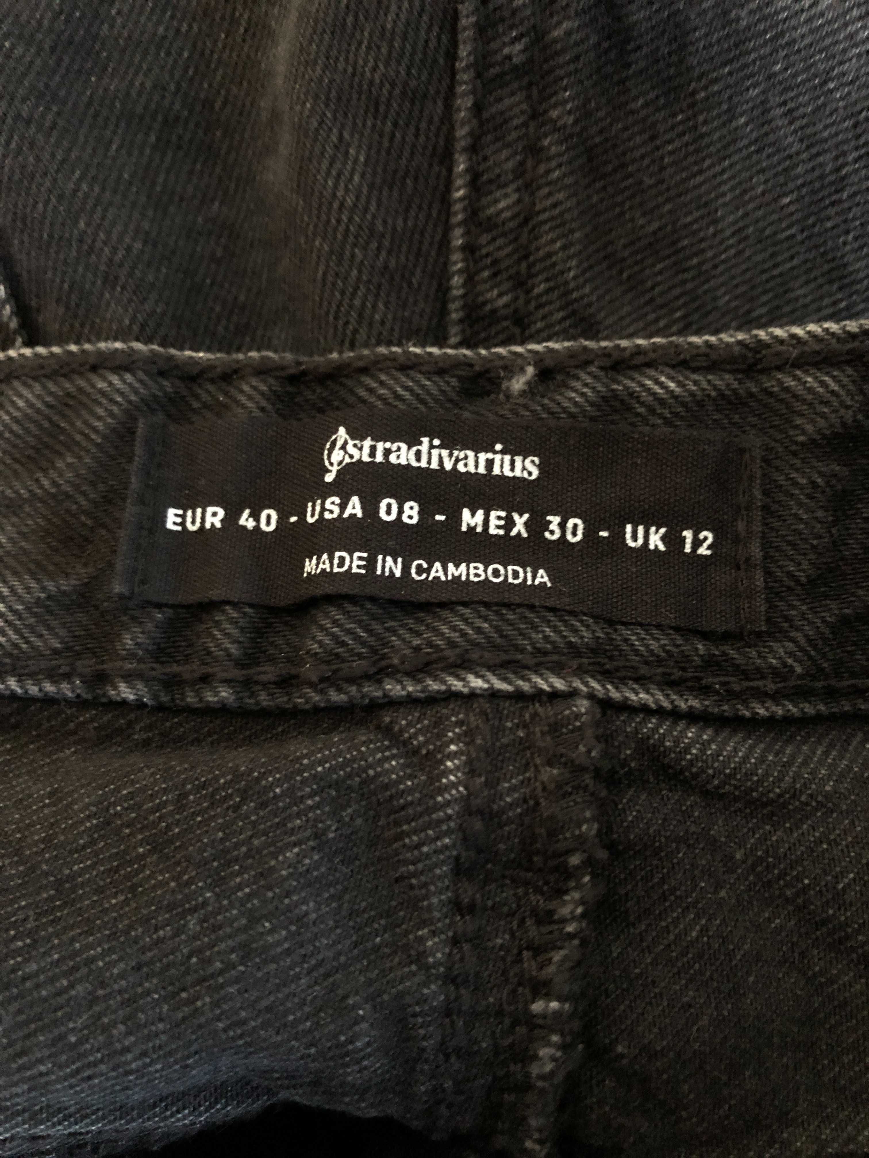 Spodenki szorty jeansowe Stradivarius 40 przetarcia postrzępione