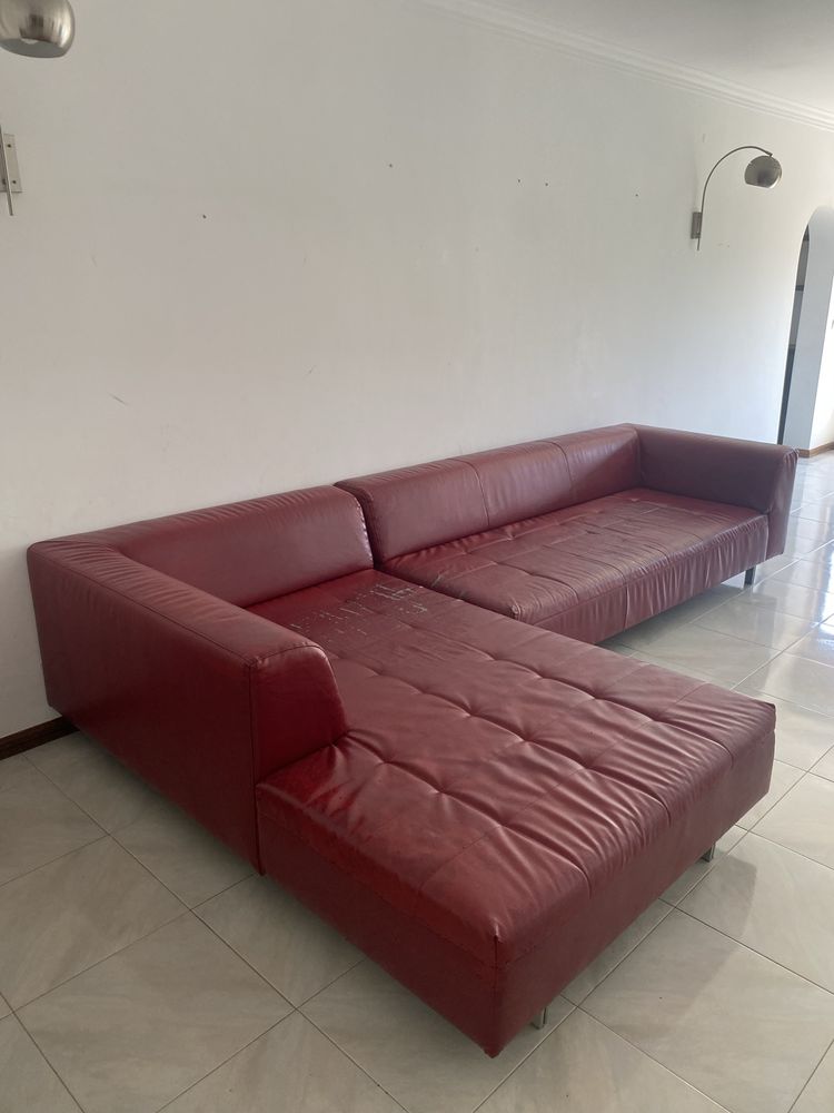 Sofa em pele vermelho 230cm/170cm