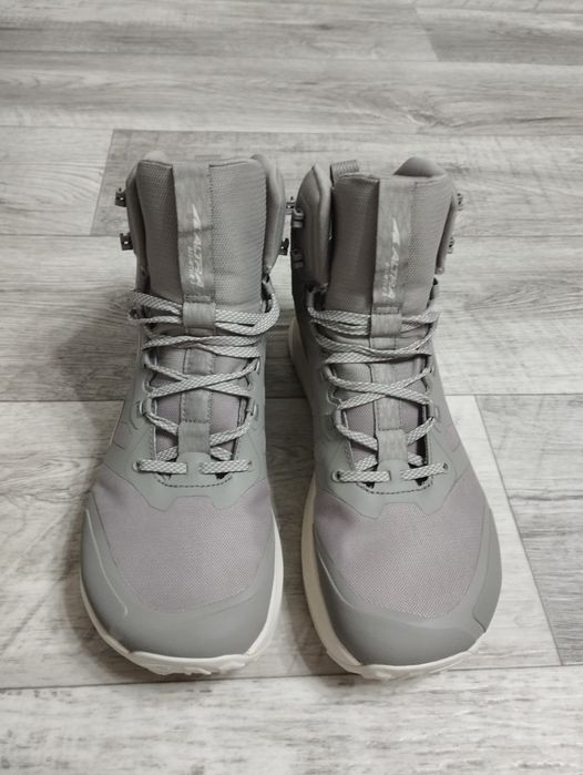 Трекінгові кросівки Altra lone peak