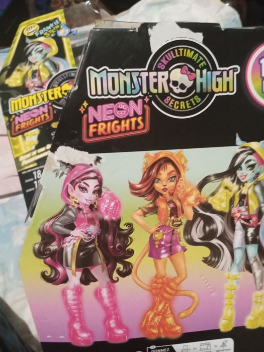 Коробки monster high g3 neon frights