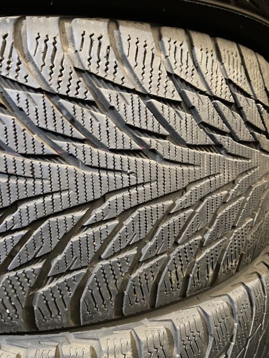 255/45/18 Nokian Hakkapeliita R2