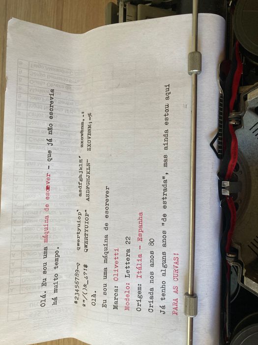 Máquina de escrever  **  Olivetti