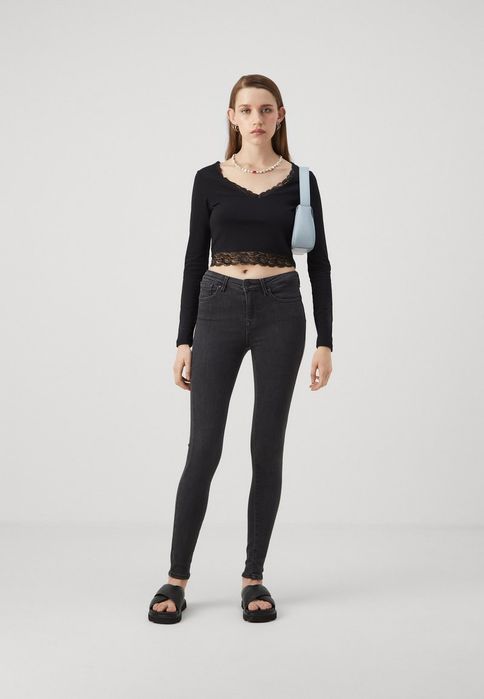 Jeansy rurki czarne push-up Only L/32