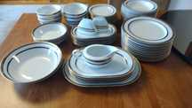 Serwis obiadowy 12 osób z porcelany Włocławek granatowo-złoty