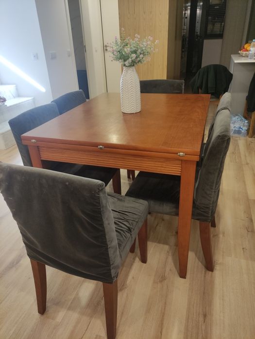 Mesa de jantar extensível e 6 cadeiras