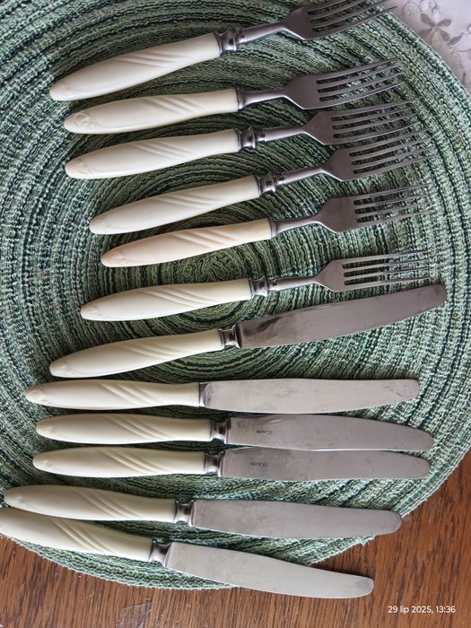 Stare sztućce bakelitowe