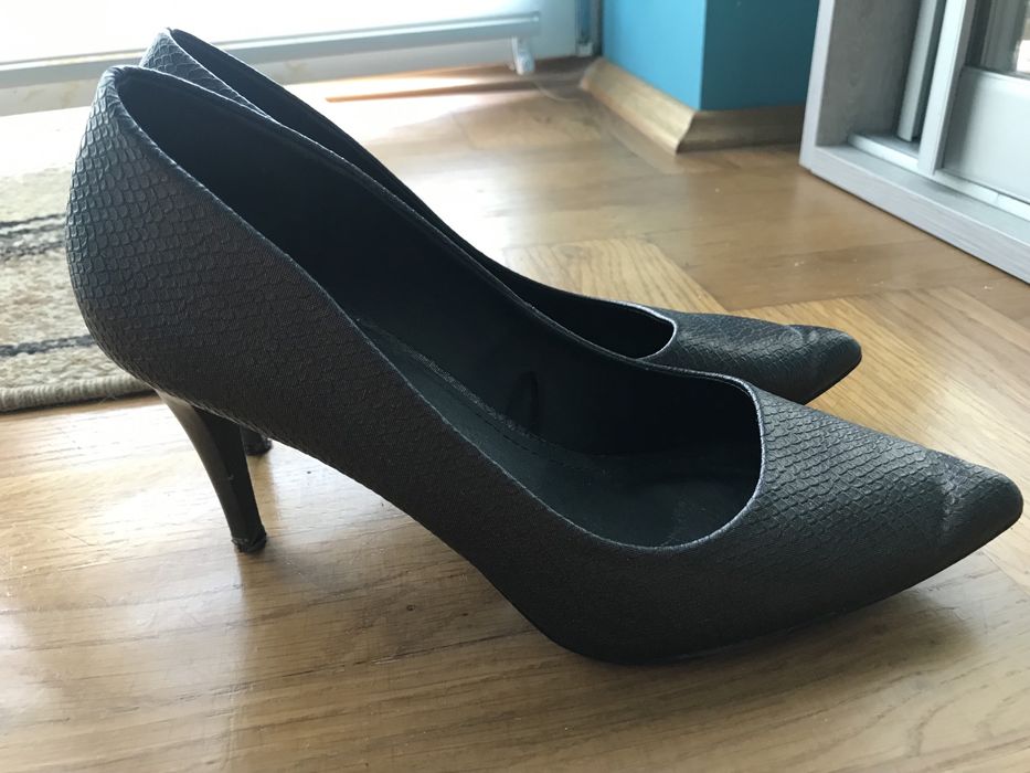 Buty damskie na obcasie szpilki