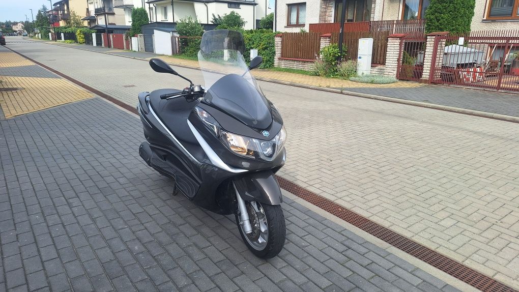 Skuter Paggio x10 125 mały przebieg. Godny polecenia