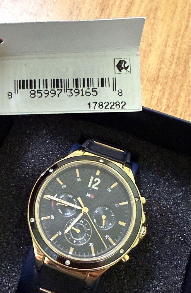 Часы Tommy Hilfiger