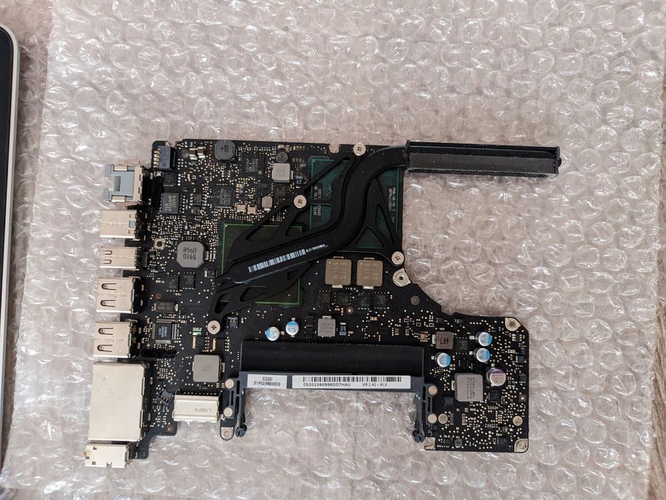 Недорого деталі на Macbook pro a1278 a1286
