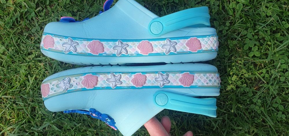 Crocs j2 z przypinkami roz  33-34