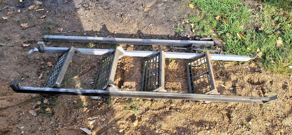 Schody metalowe zewnetrzne skladane