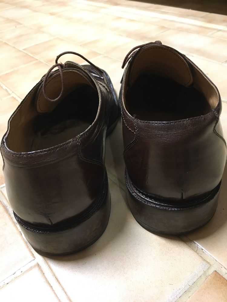 Sapatos castanhos de homem tamanho 43