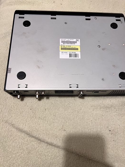 Magnetowid Daewoo Q210K, pracuje z pilotem