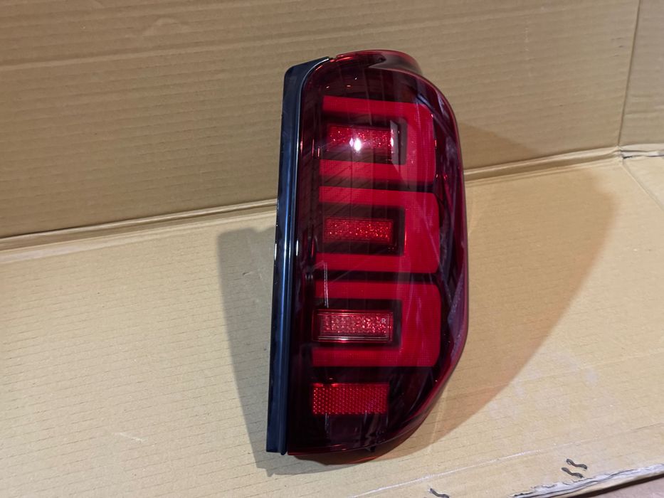 Задние фонари Mitsubishi L200 (06-15)