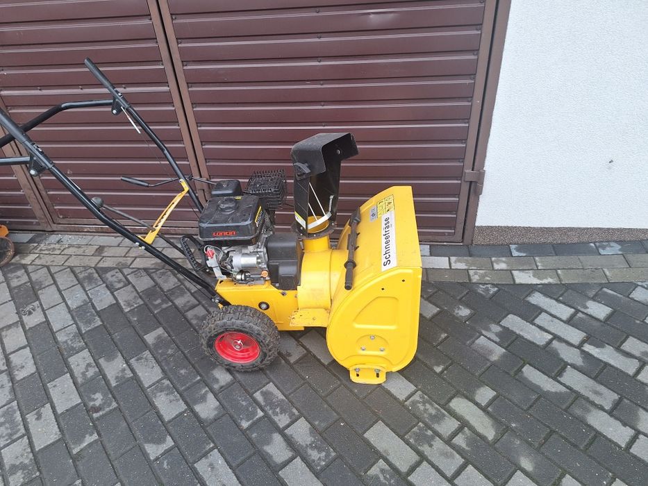 Odśnieżarka spalinowa wirnikowa