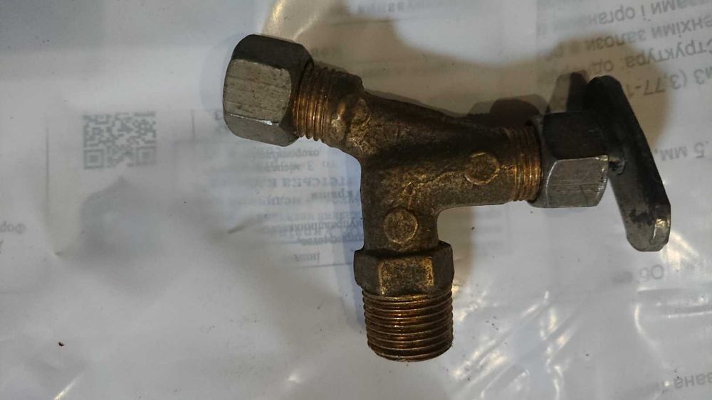 продам кран отбора воздуха зил 130 и 131