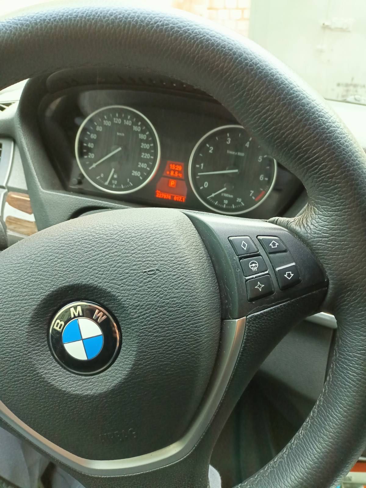 Продам автомобиль BMW X5