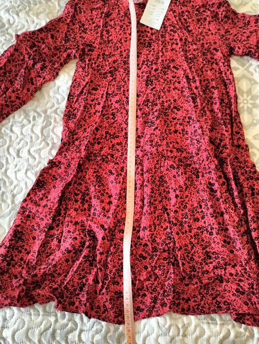 Sprzedam Sukienkę Dziewczęca rozmiar 140 nowa z metką