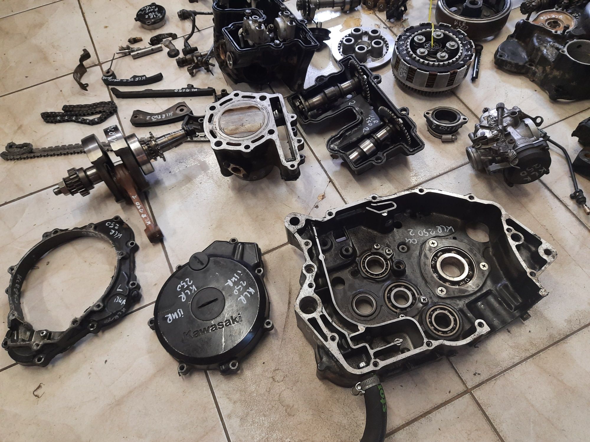 Kawasaki KLR 250 silnik części cylinder wał kapa skrzynia sprzęgło