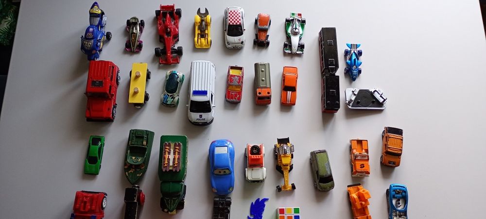 Samochodziki, figurki, resoraki