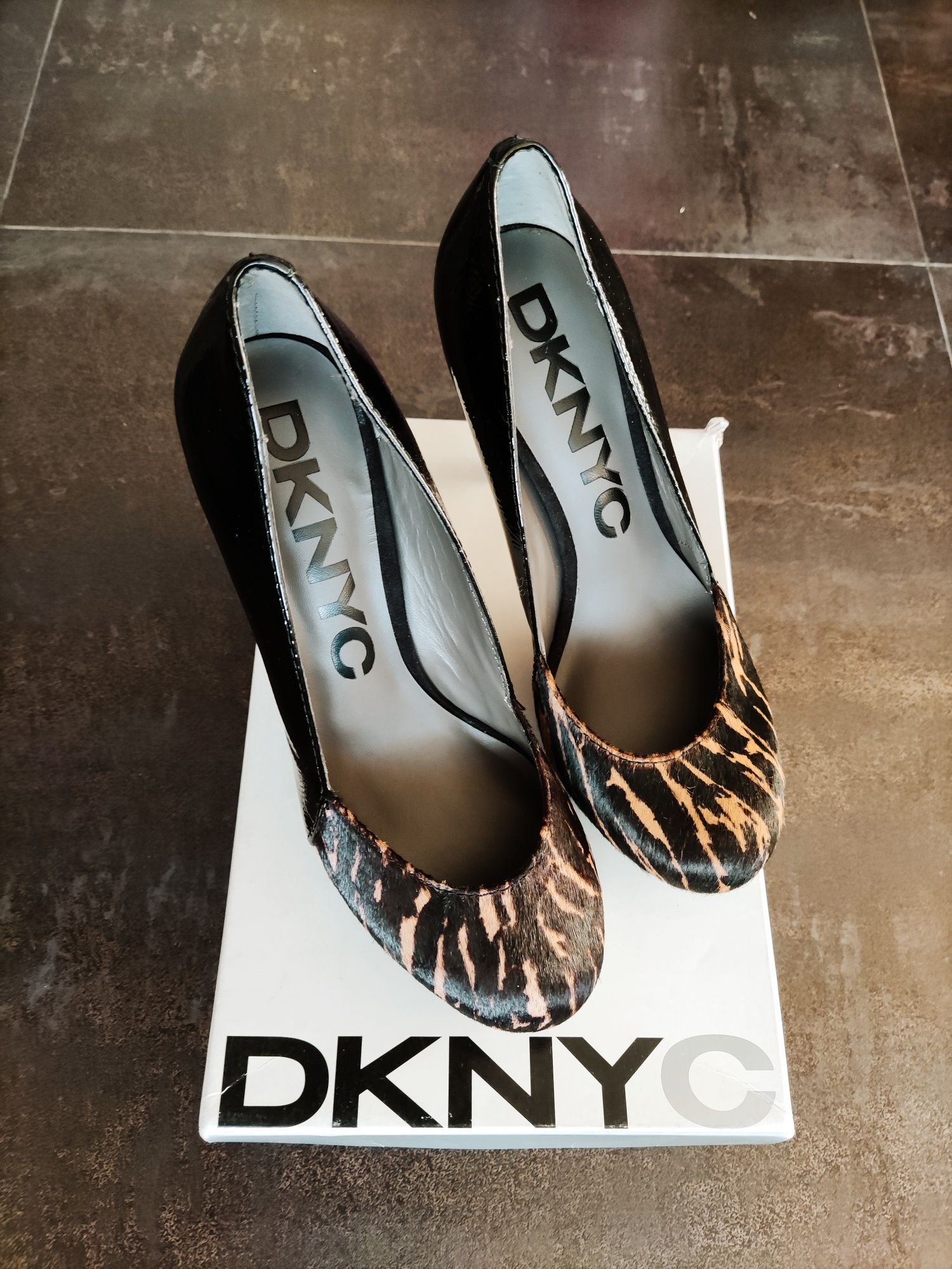 Buty szpilki DKNY Donna Karan roz EU 40 UK 6.5 platformy lakierki