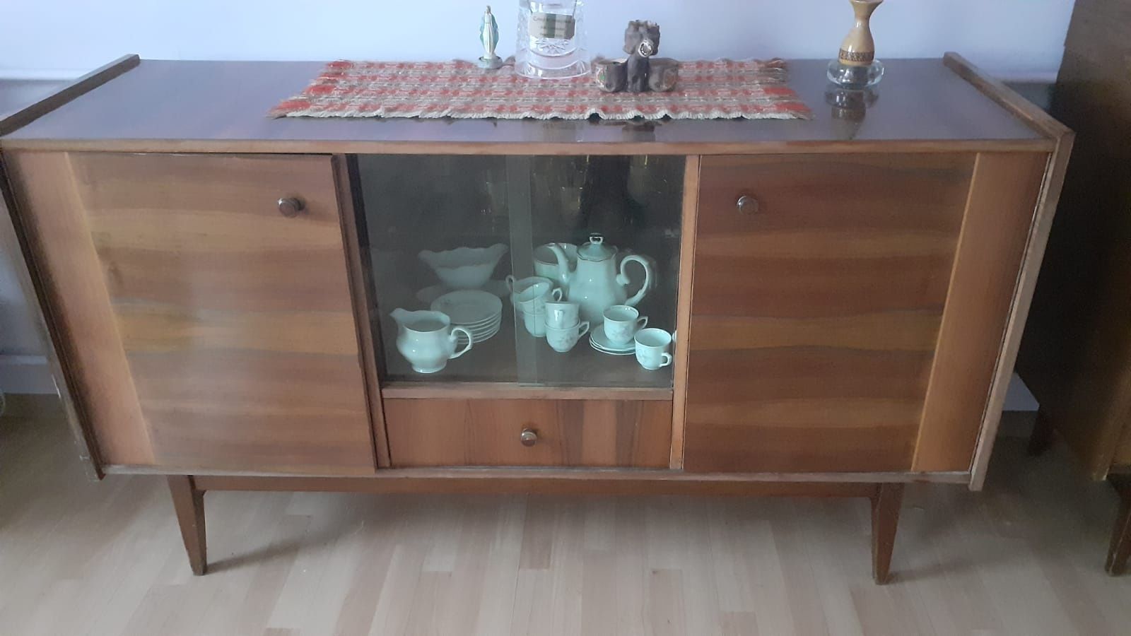 Zestaw mebli do salonu.
