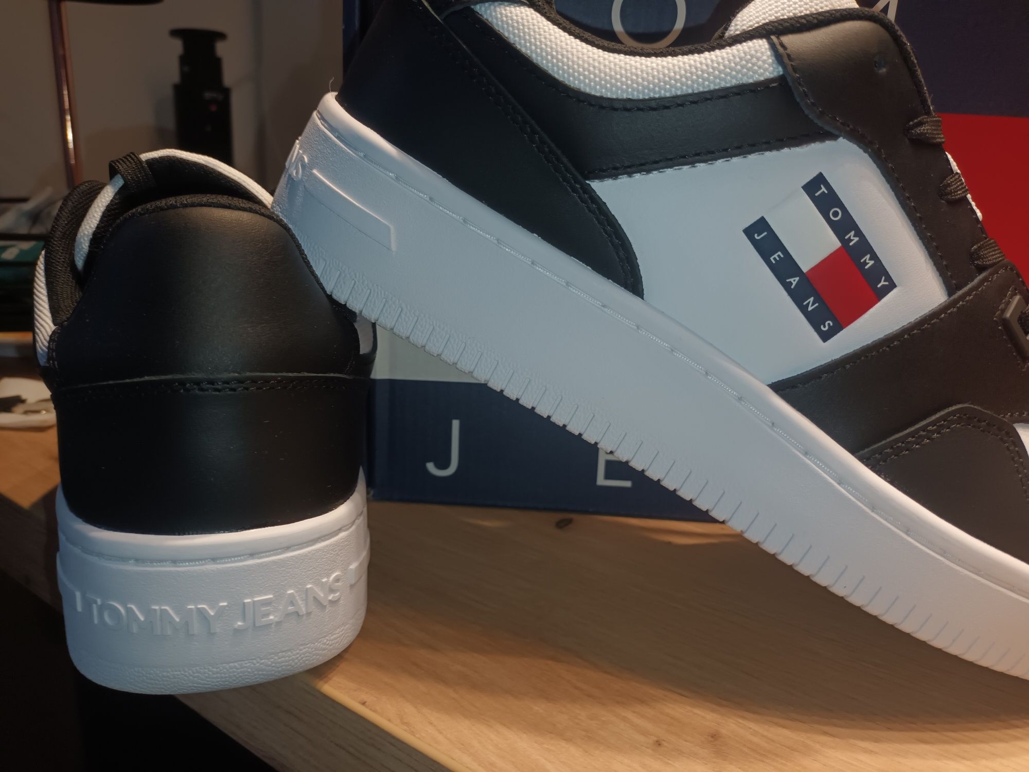 TOMMY HILFiGER ZION buty sneakersy męskie oryginalne r.41-45 nowe