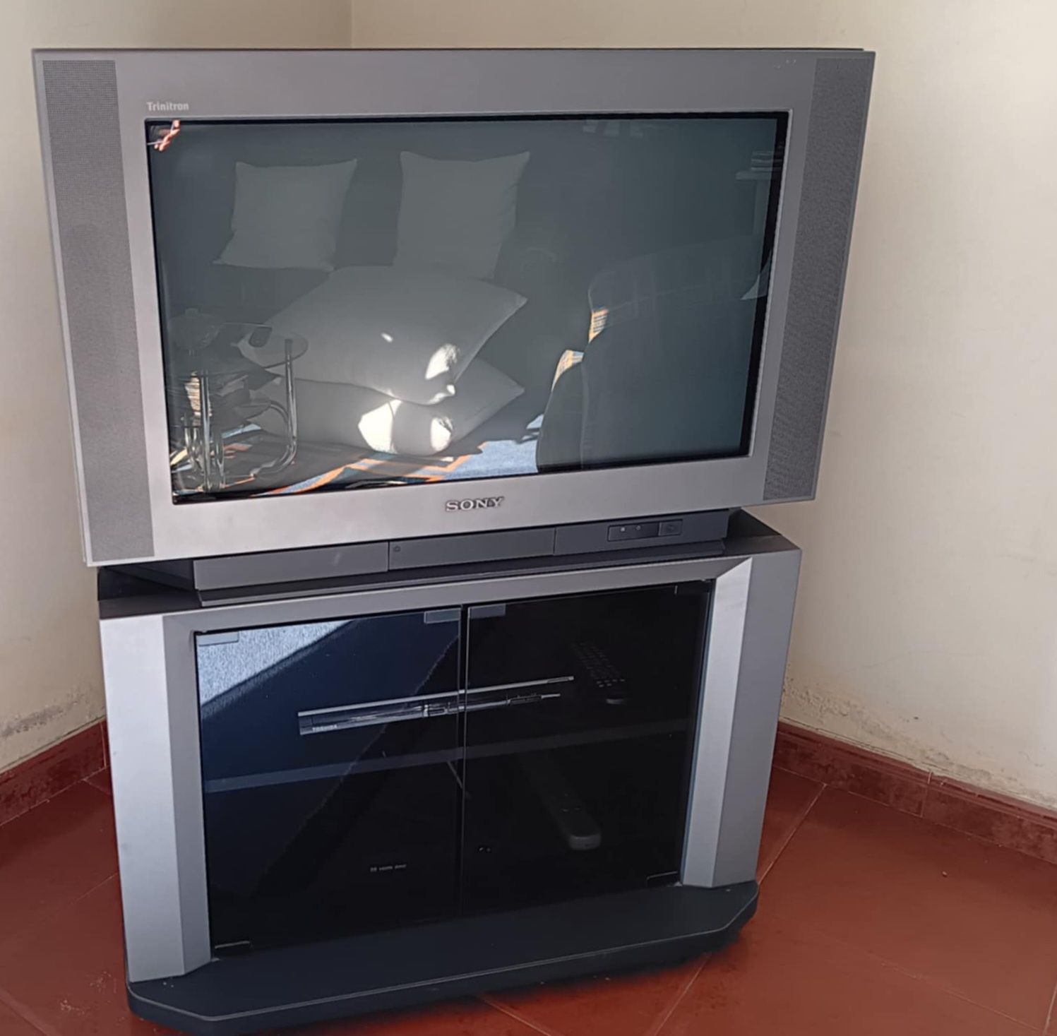 TV Sony Trinitron KV-28FX20E + Móvel Integrado + Leitor DVD + TDT
