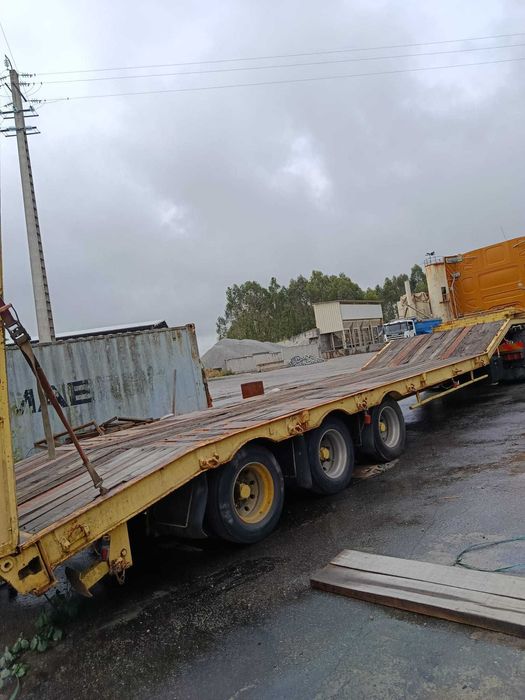 Semi-reboque: Porta-máquinas