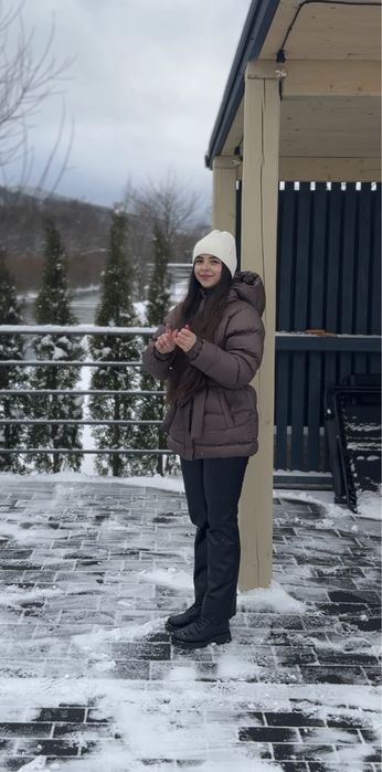 Продам шоколадний пуховик, куртка зимову