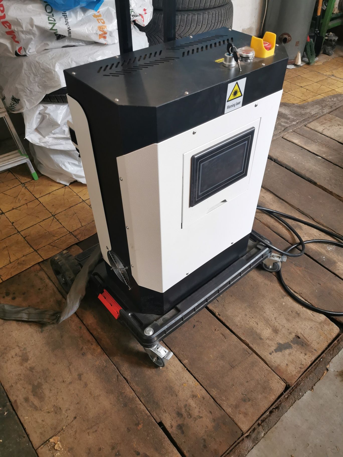 Laser czyszczący 200W pulsacyjny