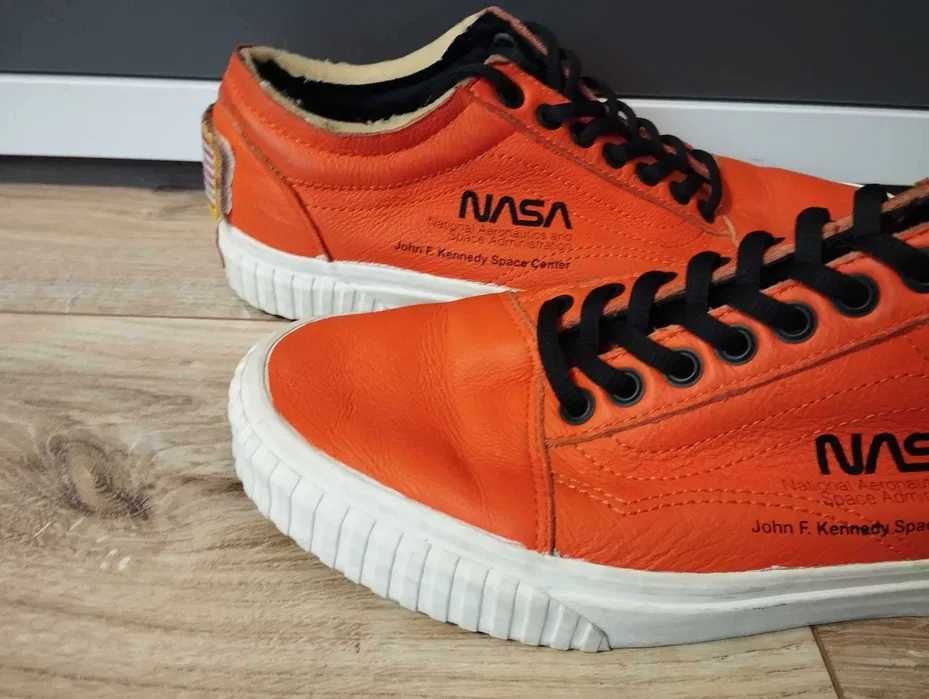 Vans Old Skool Nasa Space Voyager Firecracker size 42