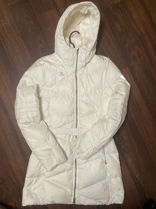 Пуховик жіночий adidas