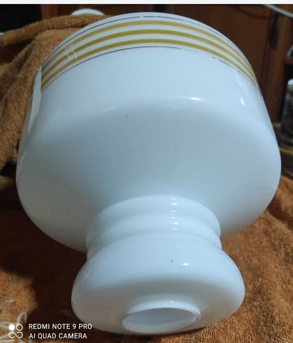 Stary duży klosz szklany do lampy typu naftowej biurkowej do kuchni