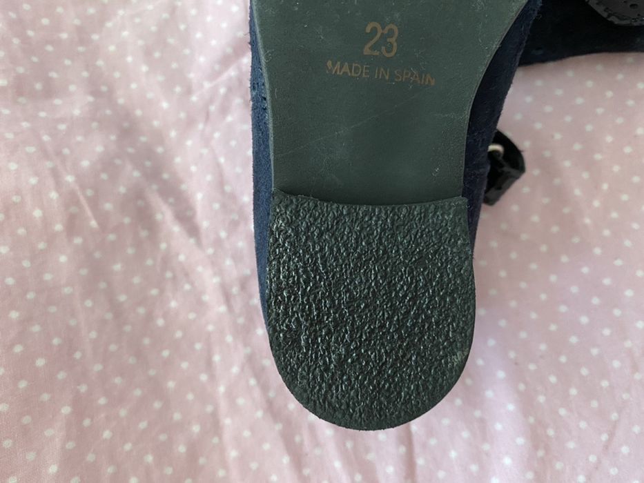 Sapatinhos NOVOS 23