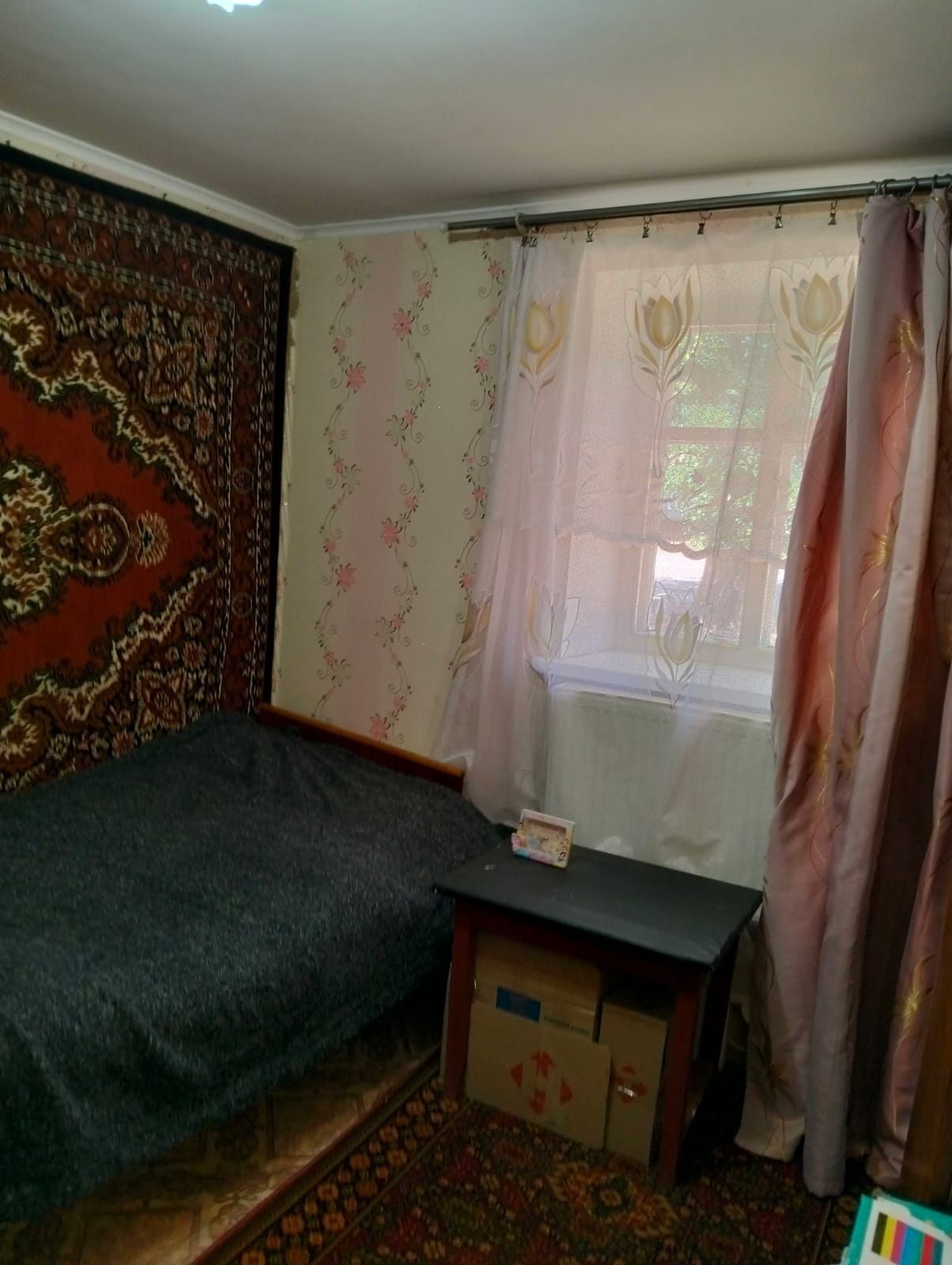 Будинок у центрі Бобринця з гостьовим будиночком та гаражем
