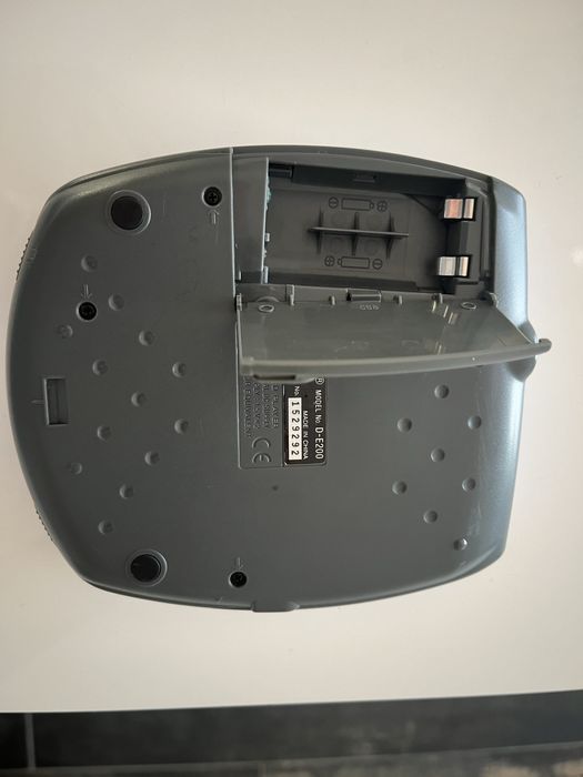 Sony CD Walkman D-E200