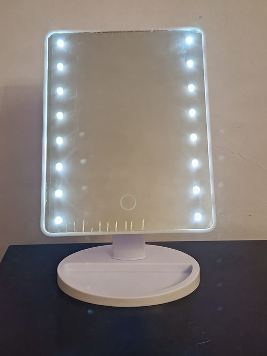 Lusterko podświetlane